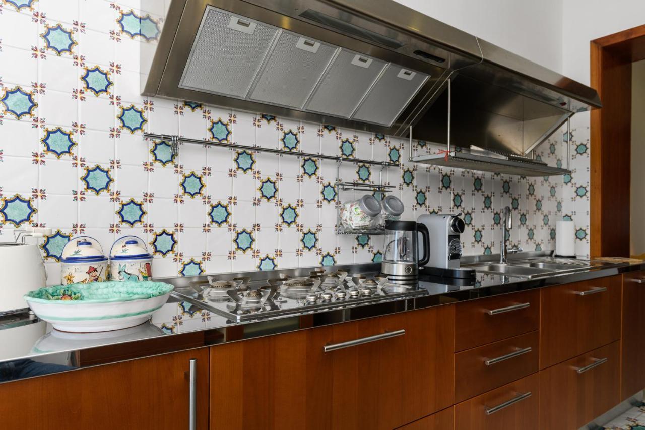 Amalfi Coast Family Luxury Suite Vietri Eksteriør billede