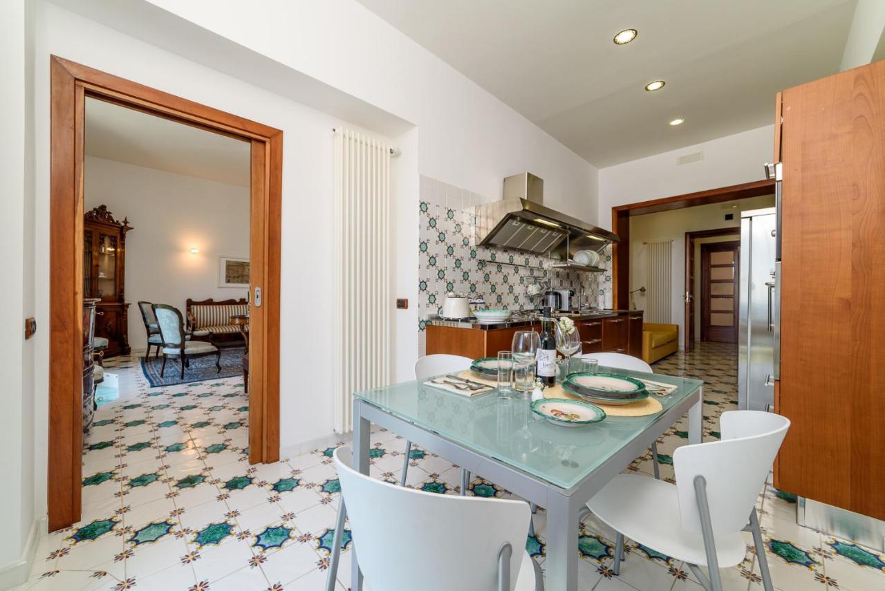 Amalfi Coast Family Luxury Suite Vietri Eksteriør billede