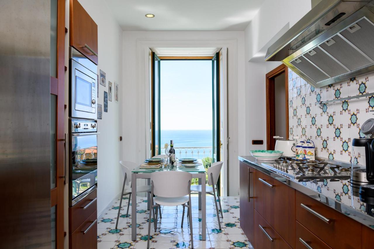 Amalfi Coast Family Luxury Suite Vietri Eksteriør billede