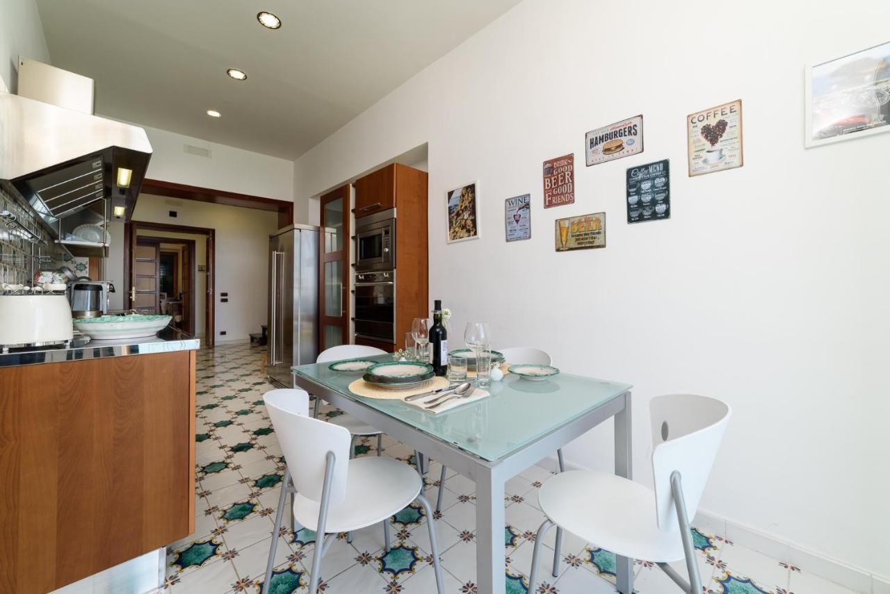 Amalfi Coast Family Luxury Suite Vietri Eksteriør billede